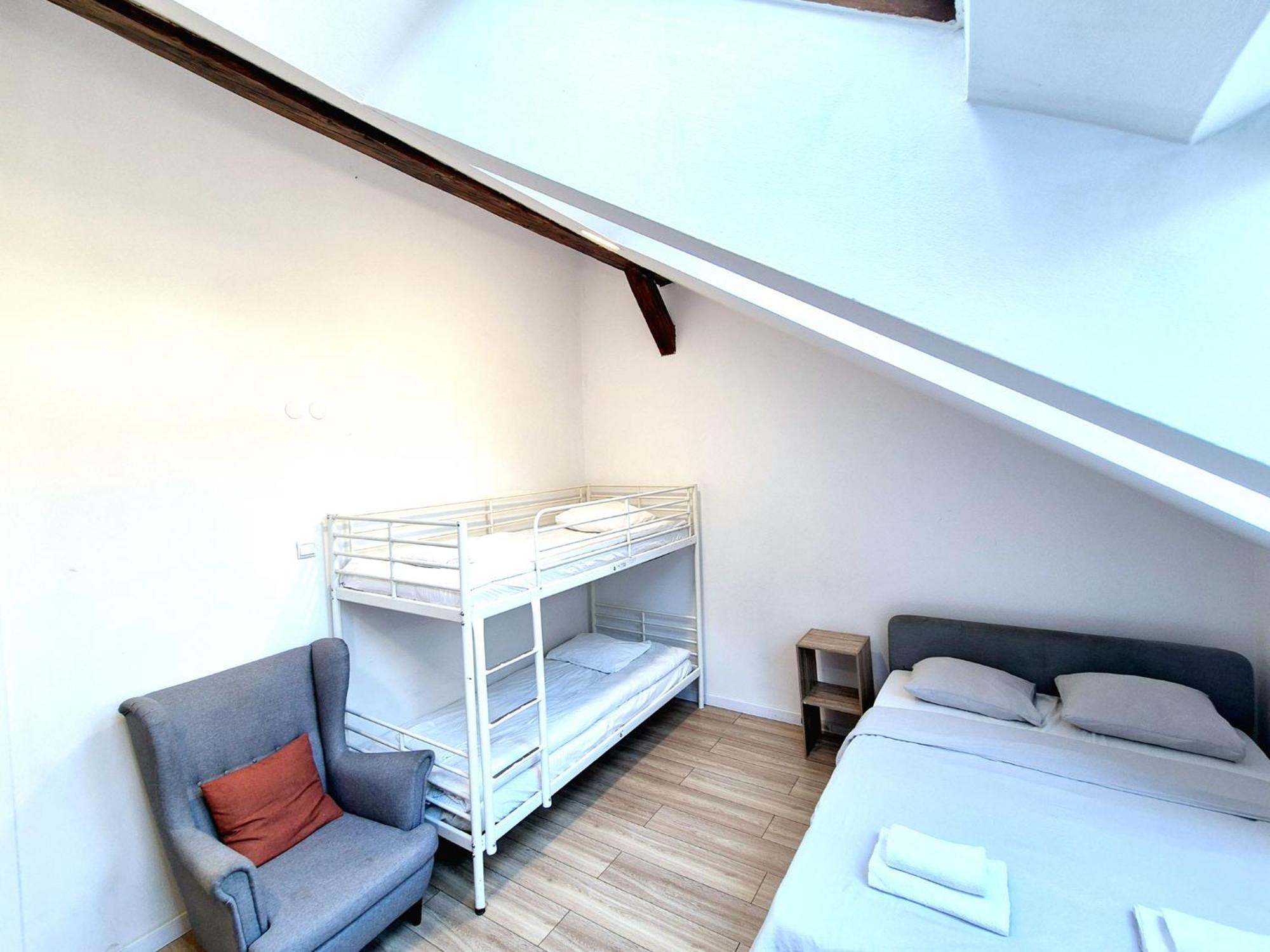 Pini Hostel - Przytulne Pokoje W Centrum Krakowa מראה חיצוני תמונה