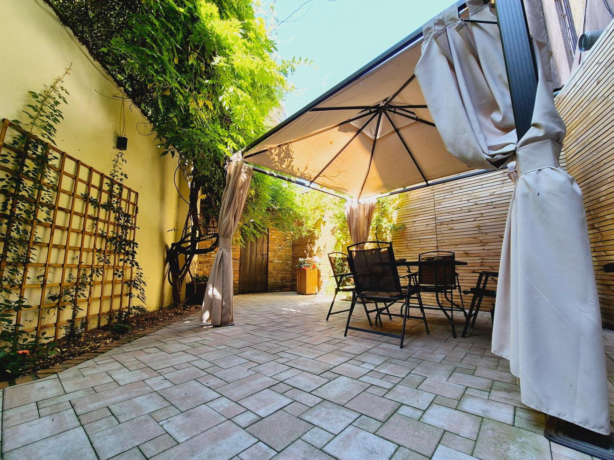 Pini Hostel - Przytulne Pokoje W Centrum Krakowa מראה חיצוני תמונה